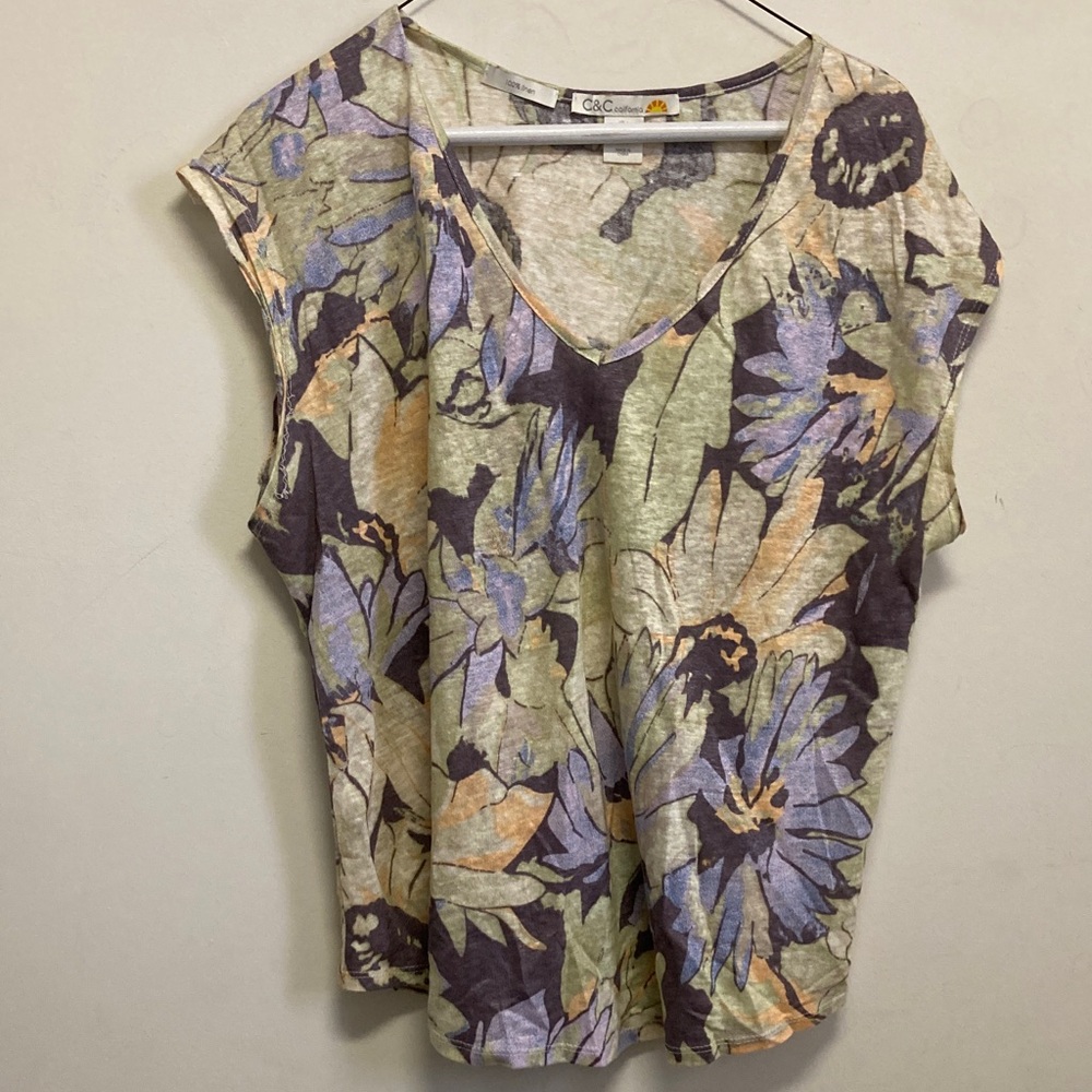 C&C California Pastel Floral V-Neck Blouse